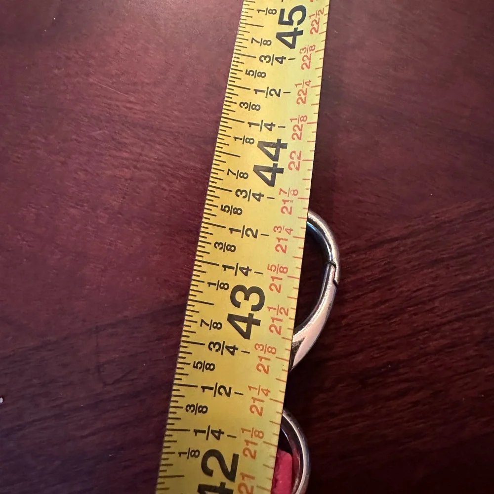 Henri Bendel Perforated Pink Coral Dog Leash in Mint Condition! NWOT